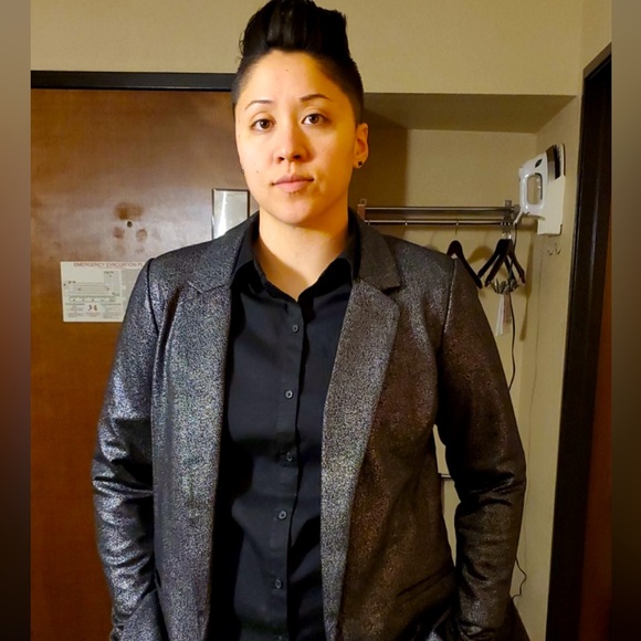 Meet your Posher, Tabitha - Picture 1 of 1